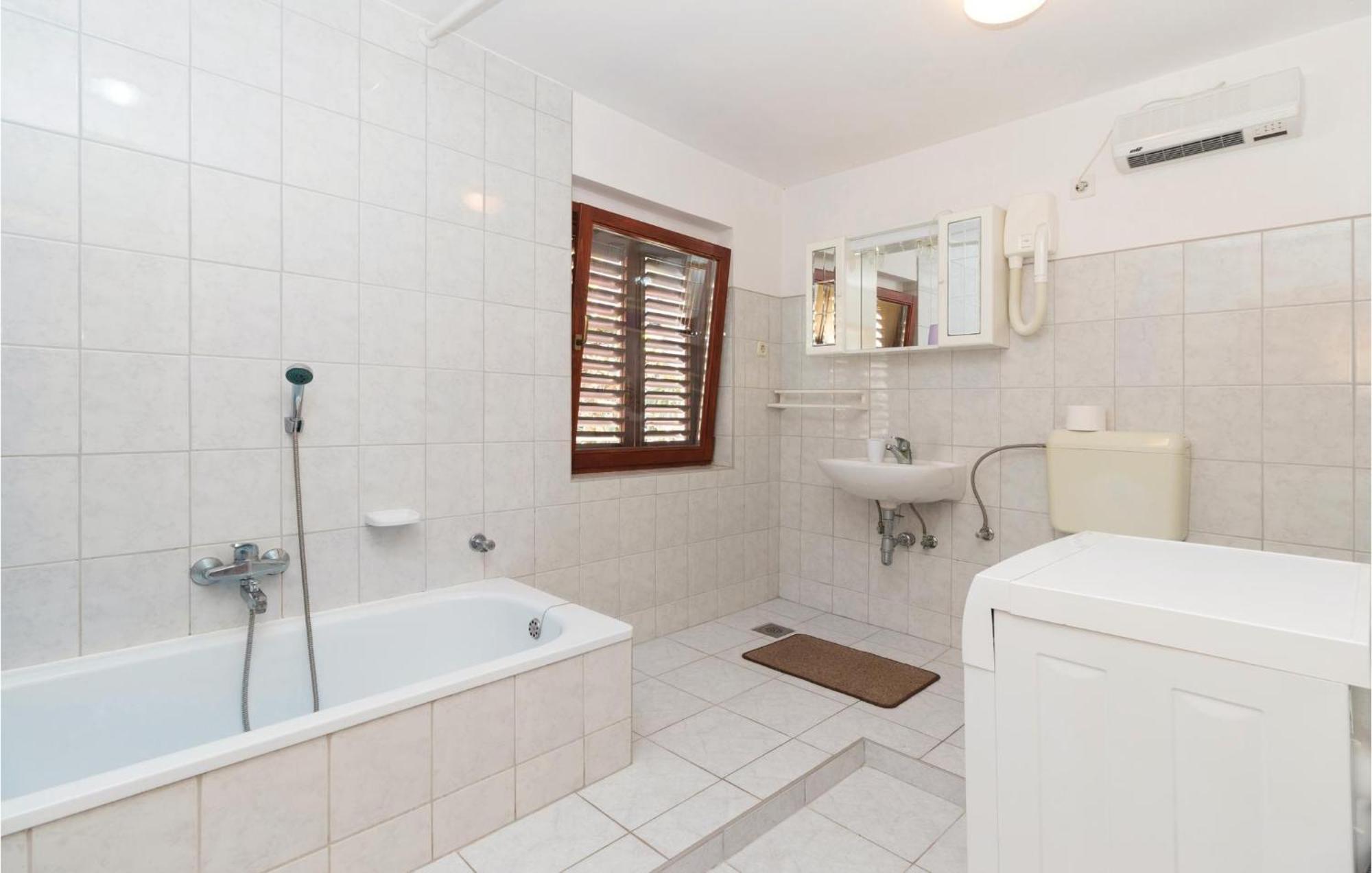 Lovely Home In Preko With Wifi Ngoại thất bức ảnh